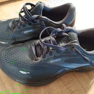 Brooks Men's Black Running Shoes